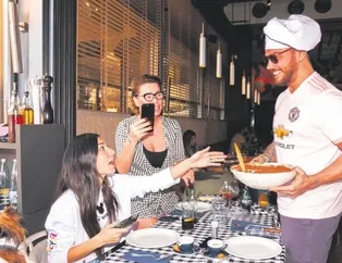 Burcu’ya ’eş’siz jest