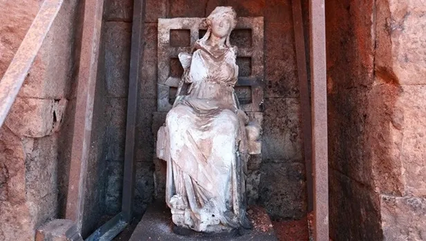 kybele-heykeli-60-yil-once-israile-nasil-kacirildi-1608546120112.jpg Kybele heykeli 60 yıl önce İsrail'e nasıl kaçırıldı?-1