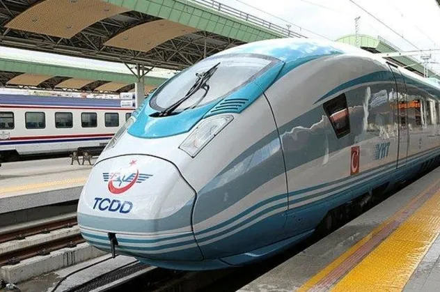 Son dakika: YHT Anahat ve Bölgesel tren seferleri  koronavirüs tedbirleri kapsamında geçici olarak durduruldu
