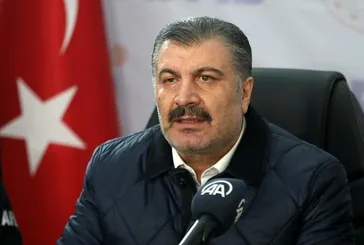 Sağlık Bakanı Fahrettin Koca son durumu açıkladı: Yoğun bakımda ve serviste kaç depremzede tedavi görüyor?