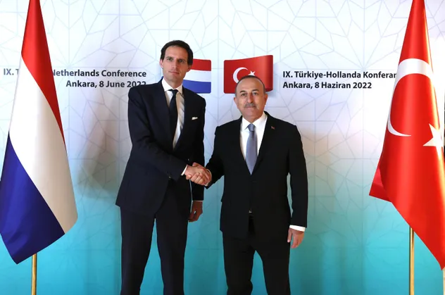 Dışişleri Bakanı Mevlüt Çavuşoğlu Hollandalı mevkidaşıyla ortak basın toplantısı düzenledi: Somut adımların atılması lazım