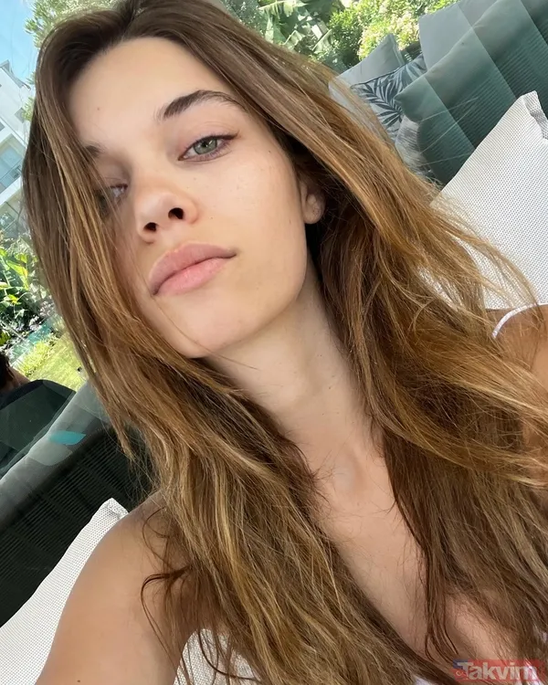 Afra Saraçoğlu 28. yaşını kutladı: Çocukluk fotoğrafı yoğun ilgi gördü - 5