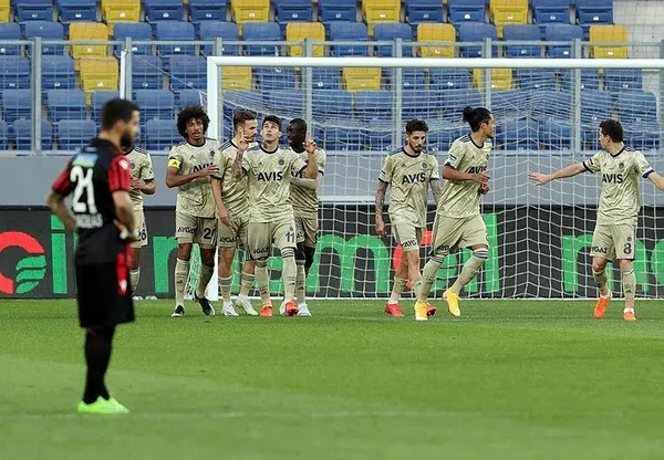 Bunun adı takım oyunu! Fenerbahçe'de 9 haftalık periyotta goller ve asistler tüm takıma yayıldı-2