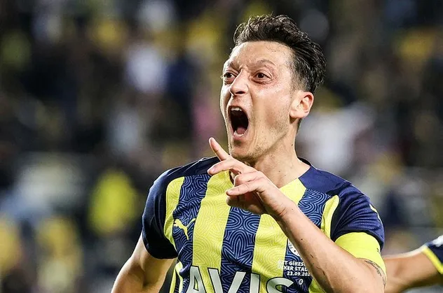Fenerbahçe'de Pereira ile yıldızı barışmayan Mesut Özil'in yeni adresi belli oldu!