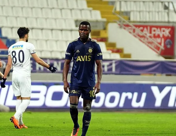 Fenerbahçe yönetimini transferde çok sıkıntılı bir süreç bekliyor: Samatta baş ağrıtacak