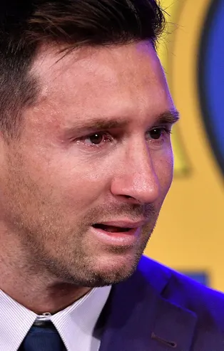 Messi Barcelona'ya gözyaşları içinde veda etti: Ayrılmaya hazır değilim