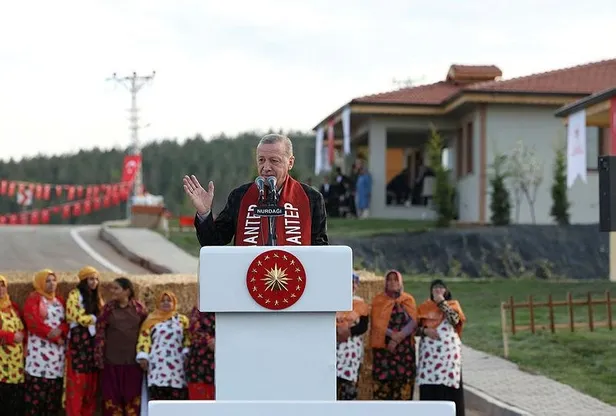 Afet bölgesinde ilk köy evleri tamam! Başkan Recep Tayyip Erdoğan müjdeleri peş peşe sıraladı: Aile ve Gençlik Bankası kuruluyor-2