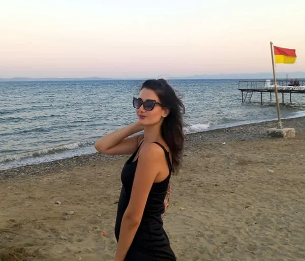 universiteli-buse-ilginin-supheli-olumu-aksam-dogum-gununu-kutladi-sabah-cansiz-bedeni-bulundu-1663324010454.jpg Üniversiteli Buse İlgin'in şüpheli ölümü! Akşam doğum gününü kutladı sabah cansız bedeni bulundu-4