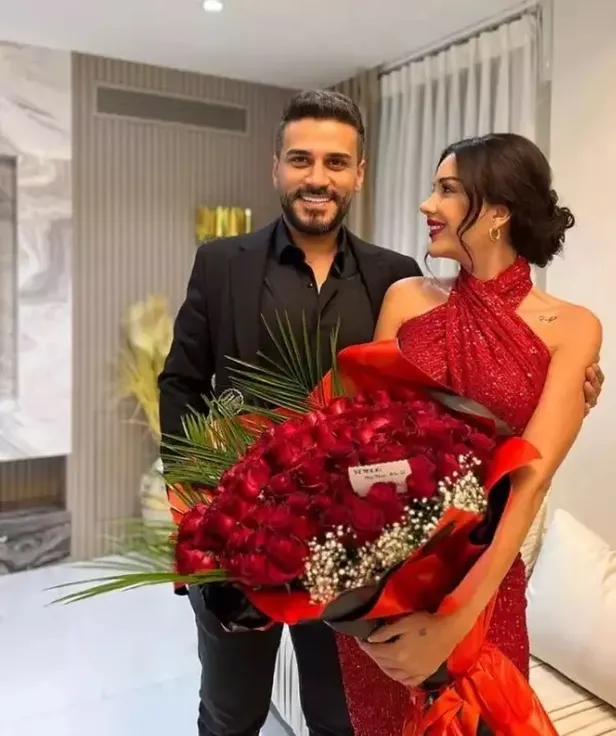dilan-polat-hastaneye-mi-kaldirildi-neden-dilan-polat-instagram-hesabini-neden-kapatti-1695977508576.jpeg Dilan Polat hastaneye mi kaldırıldı, neden? Dilan Polat Instagram hesabını neden kapattı? Engin Polat açıkladı!-6