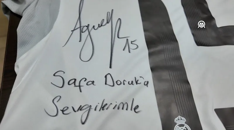 baskan-erdogan-talimati-vermisti-rizeli-safa-imzali-arda-guler-formasina-kavustu-1775252418937.jpeg Başkan Erdoğan talimatı vermişti: Rizeli Safa imzalı Arda Güler formasına kavuştu-4