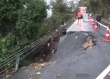 Sarıyer'de yoğun yağış nedeniyle yol çöktü