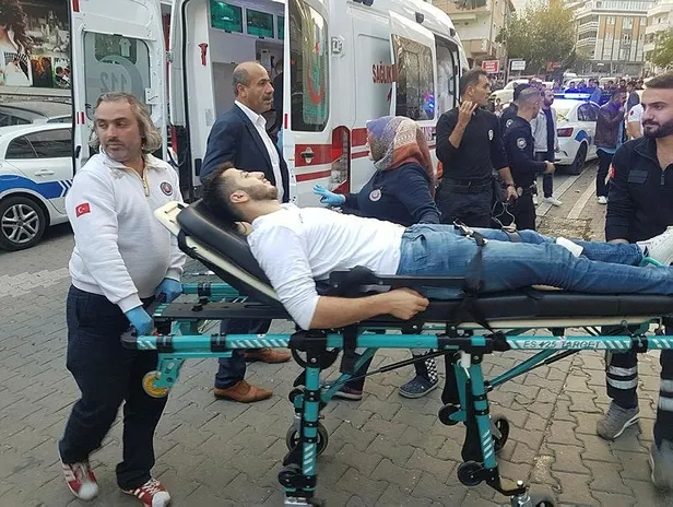 istanbul-esenyurtta-sigara-kavgasi-silahlar-cekildi-5-yarali-1572363017870.jpeg İstanbul Esenyurt'ta 'sigara' kavgası! Silahlar çekildi 5 yaralı...-1