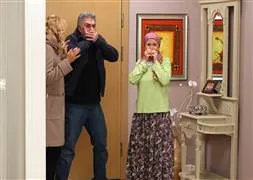 Meltem, evde deprem tatbikatı yaptırıyor...