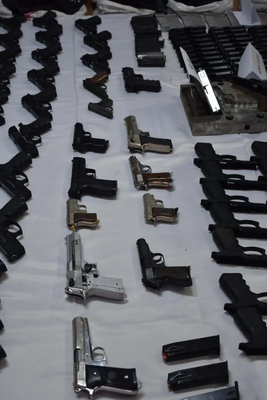 İzmir'de kaçak silah üreten şebekeye operasyon - 10