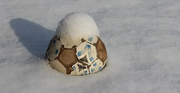 Galatasaray - AZ Alkmaar maçı ertelendi mi? GS maçı oynanacak mı?