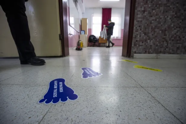 meb-son-dakika-liseler-zaman-aciliyor-9-10-11-ve-12-siniflar-ne-zaman-okula-gidecek-dersler-haftada-kac-saat-1613157630158.jpg MEB son dakika: Liseler zaman açılıyor? 9, 10, 11 ve 12. sınıflar ne zaman okula gidecek? Dersler haftada kaç saat?-2