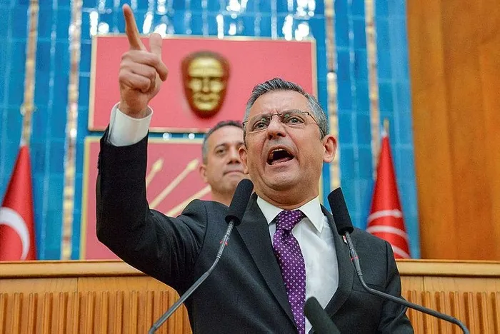 ozgur-ozelden-itiraf-gibi-aciklama-ister-terorle-mucadele-ister-milli-mesele-olsun-asla-iktidarin-pesine-takil-1704350830866.jpeg Özgür Özel'den itiraf gibi açıklama: İster terörle mücadele ister milli mesele olsun asla iktidarın peşine takılmayız-3