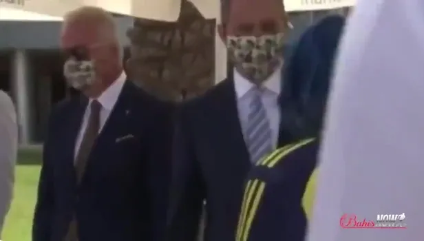 Rambo Okan Ali Koç'un yanağından makas aldı
