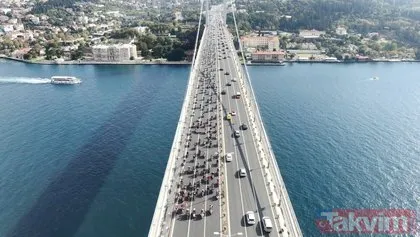Yüzlerce motosikletli 15 Temmuz Şehitler Köprüsü’nü geçerek Edirnekapı Şehitliği’ne gitti