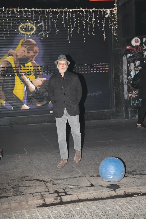 100-bin-tl-karsiliginda-bulasik-makinesi-tanitan-yasemin-ozilhana-tepki-kac-kere-elin-bulasiklara-degdi-1670623725570.jpeg 100 bin TL karşılığında bulaşık makinesi tanıtan Yasemin Özilhan'a tepki: Kaç kere elin bulaşıklara değdi | Saklambaç haberleri-12