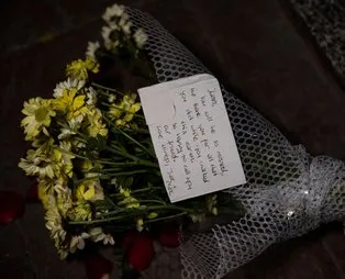 James Gustaf Edward Le Mesurier'in ofisinin önüne 'ailesi adına' çiçek bırakıldı