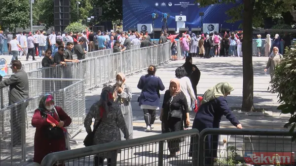 Saraçhane’deki 15 Temmuz etkinlik alanına millet akın etti - 9