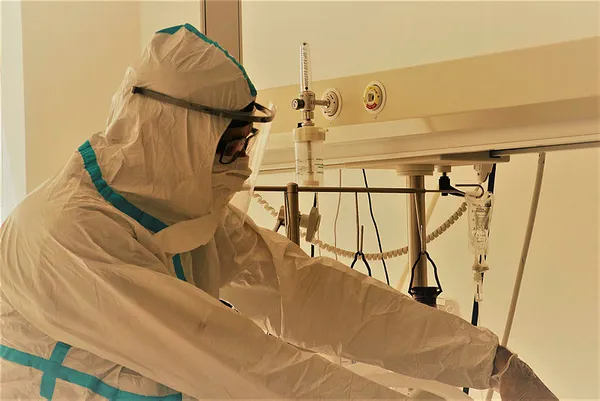 1590474598429.jpg Bilim Kurulu üyesi yoğun bakımdaki koronavirüs mücadelesini anlattı-2