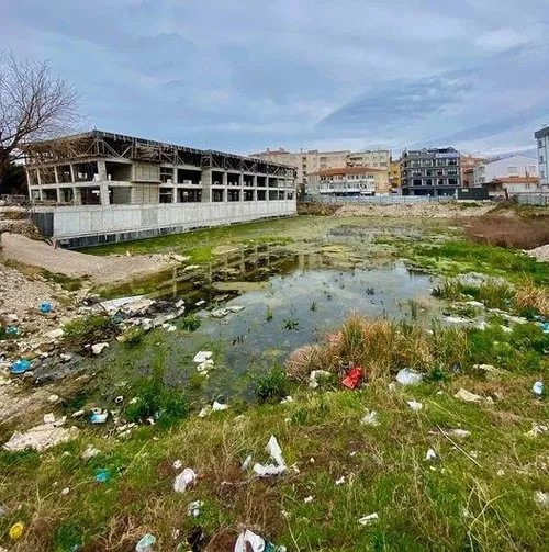 Çanakkale’nin CHP’li Belediye Başkanı Ülgür Gökhan milyonluk projeleri kaderine terk etti
