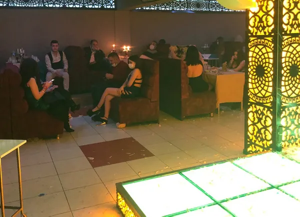 cok-yuksek-riskli-iller-arasinda-yer-alan-konyada-acik-olan-eglence-mekanina-baskin-243-bin-lira-ceza-kesildi-1614678387492.jpg Çok yüksek riskli iller arasında yer alan Konya'da açık olan eğlence mekanına baskın! 243 bin lira ceza kesildi-2