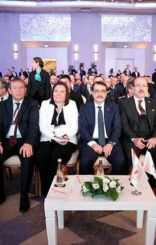 2. Türkiye Enerji ve Doğal Kaynaklar Zirvesi sektörün devlerini bir araya getirdi