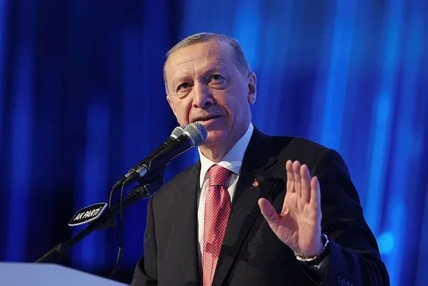 rishi-sunaktan-lgbt-karsiti-cikis-kuresel-ceteye-ingiltere-de-rest-cekti-erkek-erkektir-kadin-da-kadin-1696493377149.jpeg İngiltere’de küresel sapkınlık çetesi karşıtı dalga! Rishi Sunak LGBT’cilere ‘zorba’ dedi: Erkek erkektir kadın da kadın-4