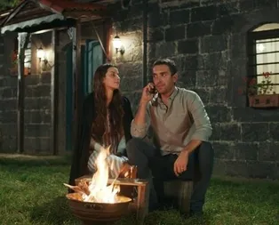 Sen Anlat Karadeniz 60. bölüm izle! Tarık ve Mercanın buluşmasında silahlar çekiliyor