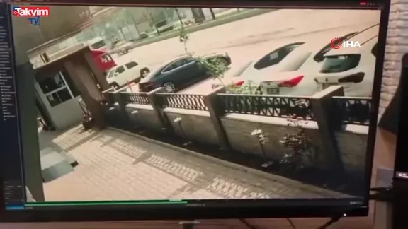 Bursa’da korkutan kaza: Tırın altında kalan otomobil metrelerce savruldu