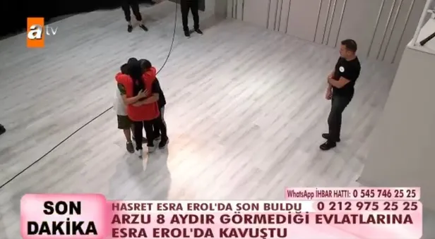esra-erolda-duygulandiran-anlar-hasret-son-buldu-arzu-ulu-8-aydir-gormedigi-cocuklarina-boyle-sarildi-1601655133168.jpg Esra Erol'da duygulandıran anlar! Hasret son buldu! Arzu Ulu 8 aydır görmediği çocuklarına böyle sarıldı...-6