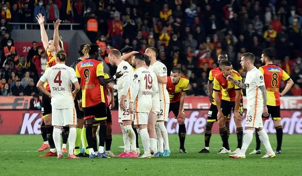galatasaray-goztepeyi-devirdi-goztepe-2-3-galatasaray-mac-sonucu-ozet-1645470601806.jpeg Galatasaray, Göztepe'yi devirdi! (Göztepe 2-3 Galatasaray MAÇ SONUCU ÖZET)-3