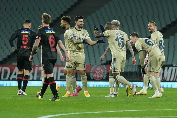 erman-toroglundan-karagumruk-fenerbahce-maci-sonrasi-flas-yorum-kalitesiz-bir-ligimiz-var-1613244044576.jpeg Erman Toroğlu'ndan Karagümrük - Fenerbahçe maçı sonrası flaş yorum: Kalitesiz bir ligimiz var-2