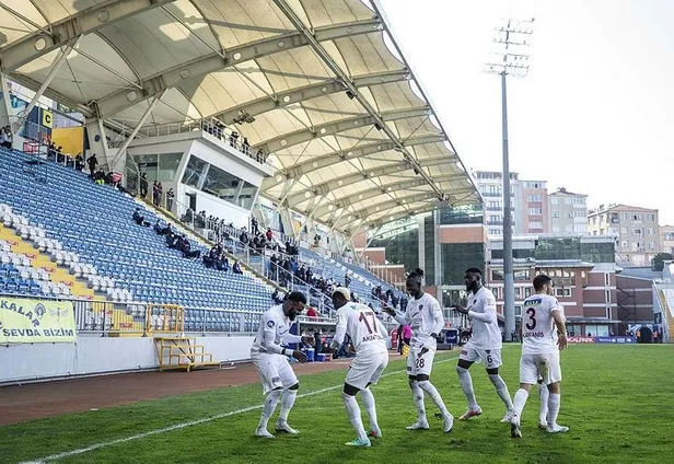 Hataysporlu Aaron Boupendza'dan transfer ve Mesut Özil açıklaması!-5