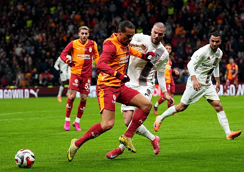 Galatasaray'ı Gaziantep FK maçı sonrası yerden yere vurdular! "Şampiyonluk hayal" - 1