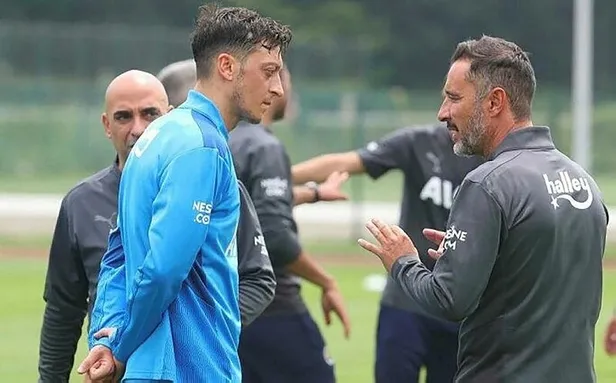 fenerbahcede-goze-giremedi-mesut-ozil-abd-yolcusu-1631648038400.jpeg Fenerbahçe'de göze giremedi! Mesut Özil ABD yolcusu-3