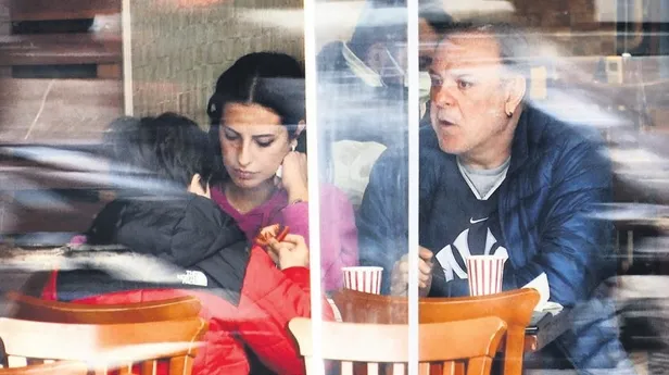 Eşi Nihan Ünsal'ın ihanetine uğrayan Burak Sergen'den gizemli arkadaş! İş ciddiye dönerse gizlemem-2