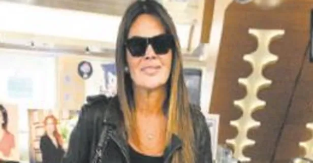 Ünlü sunucu Özlem Yıldız'dan topuk isyanı