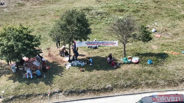 "Bu alanda kesim yasak" afişinin altında kaçak olarak kurban kesimi yaptılar - 2