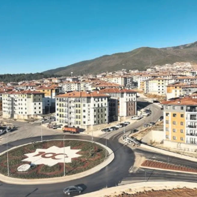 Afet konutlarında yol eksikliği gideriliyor