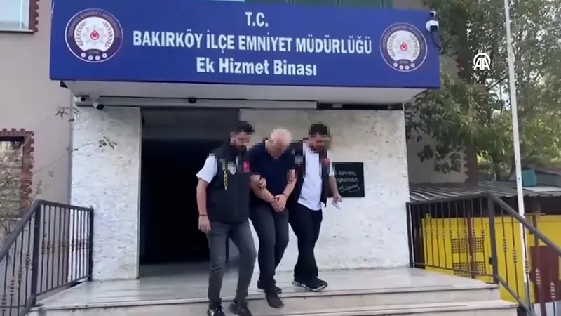 marmarayda-taciz-skandali-48-yasindaki-supheli-adliyeye-sevk-edildi-1754342657286.jpeg Marmaray'da bir kadına tacizde bulunan şüpheli adliyede