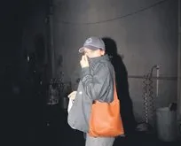 Grip olan Şevval Sam ağzını kapatarak muhabirlerden kaçtı!