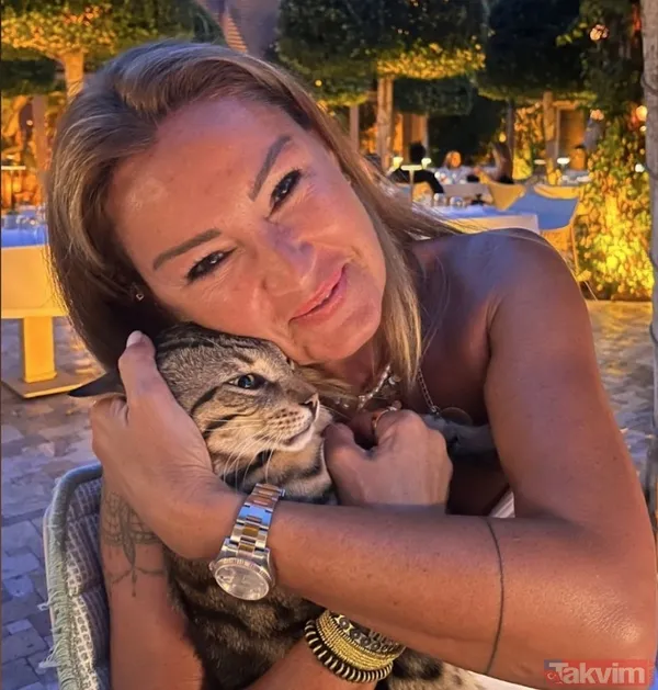 Kim der 50 yaşında! Pınar Altuğ doğum günü pozlarıyla ortalığı salladı! Yağmur Atacan ve Su Atacan'dan peş peşe paylaşım - 3