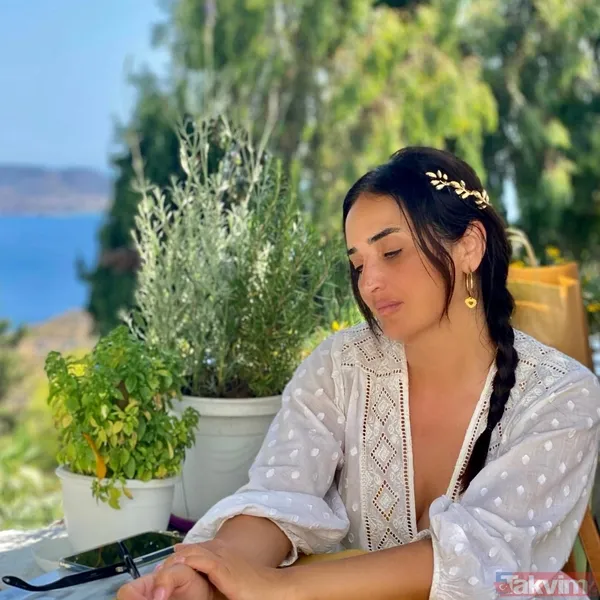 Ülkesine, Memleketine Aşık Gelenekselci Ama Bir O Kadar Da Yeniliğe, Teknolojiye Meraklı. Çok Şahsına Münhasır Bir Zattı. Büyük Bir Şans Sayıyorum Onunla Aynı...