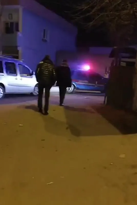 1740261885753.jpeg Mardin'de aileler arasında silahlı 'kız isteme' kavgası. (DHA)