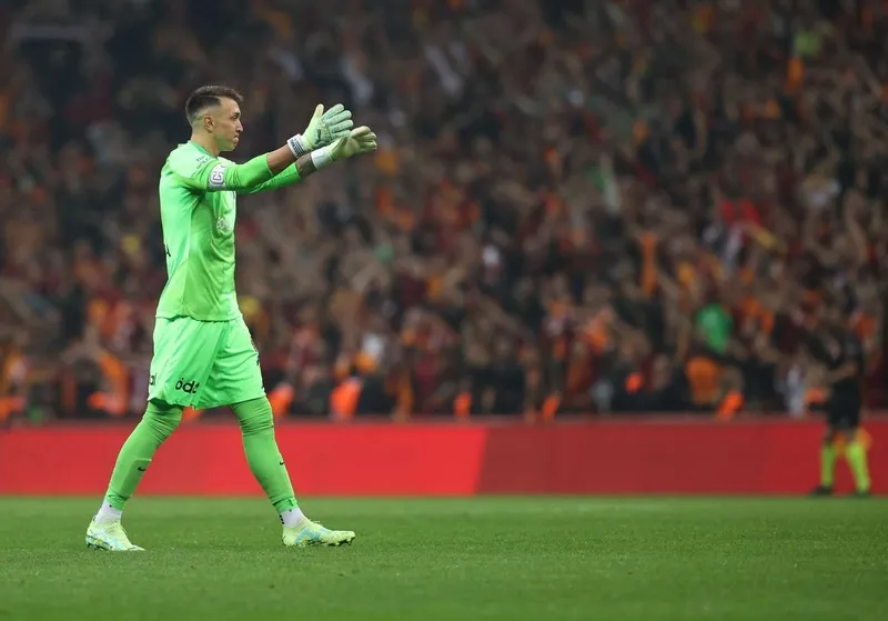 fernando-musleradan-galatasaray-ve-turkiye-aciklamasi-bir-gun-donecegim-1774277304405.jpg Fernando Muslera'dan Galatasaray ve Türkiye açıklaması! "Bir gün döneceğim"-3