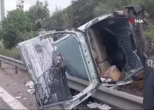Kocaeli’nin Dilovası ilçesinde lastiği patlayan otomobil bariyerlere çarptı